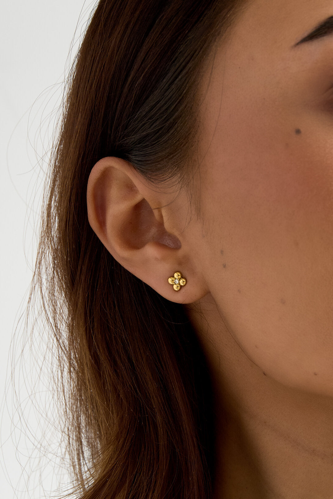 Clover earrings with stone