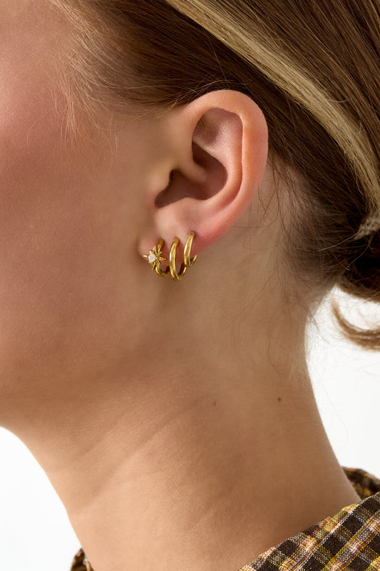 Hoop earrings with shooting star and stone