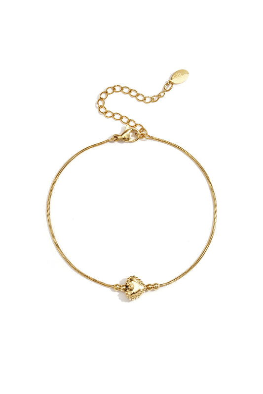 Minimalist bracelet with decorated heart