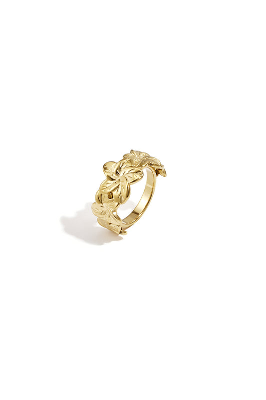 Statement ring with hibiscus flowers