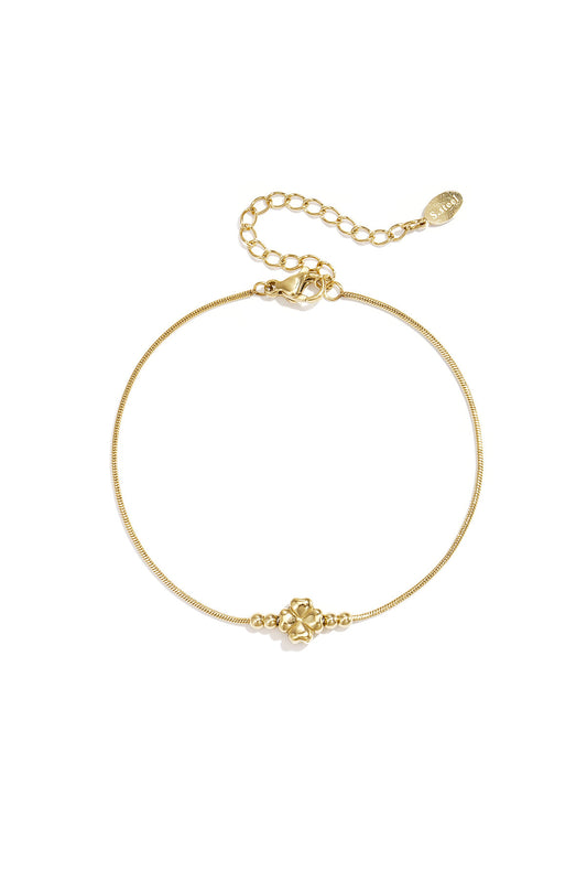 Bracelet with minimalist clover and beads