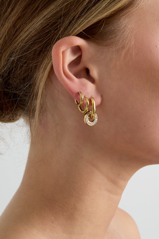 Oval earrings with set circle pendant