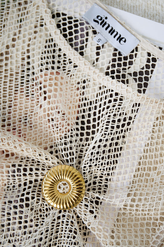 Stylish Gold Circle Brooch for Everyday Elegance