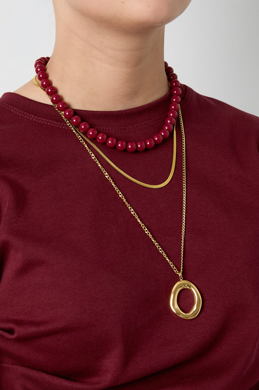 Necklace with organic oval-shaped pendant