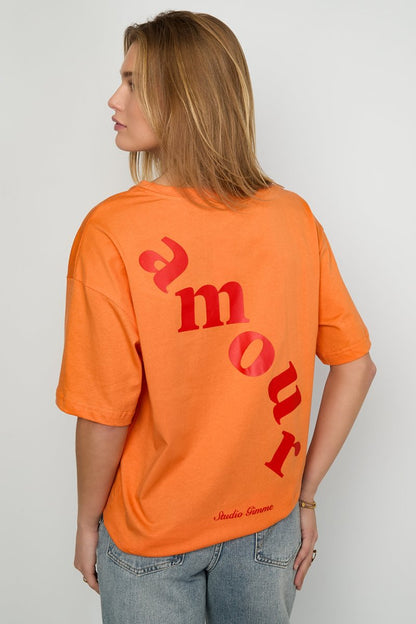 The Amour Script – Women’s Casual Graphic Tee - Velaris Femme
