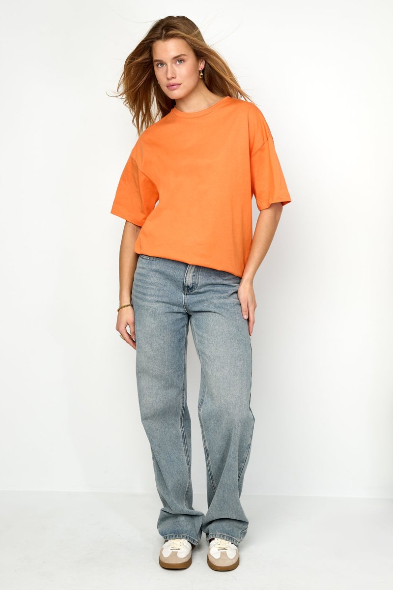 The Amour Script – Women’s Casual Graphic Tee - Velaris Femme