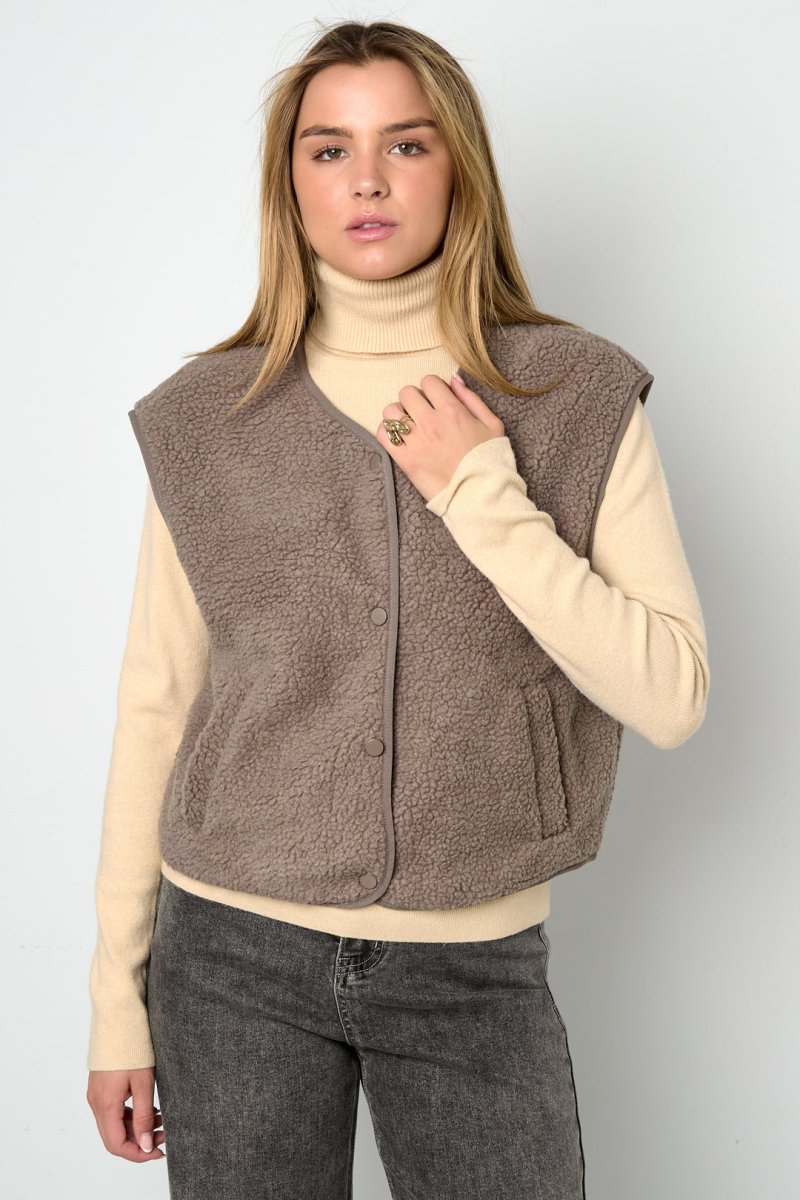 The Sleeveless Vest - Velaris Femme