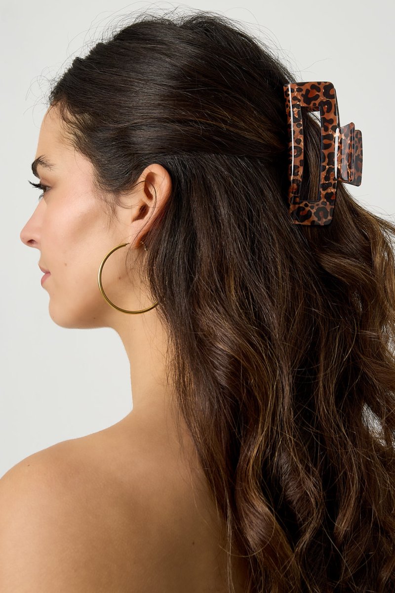 The Wild Style – Leopard Acrylic Hair Clip - Velaris Femme